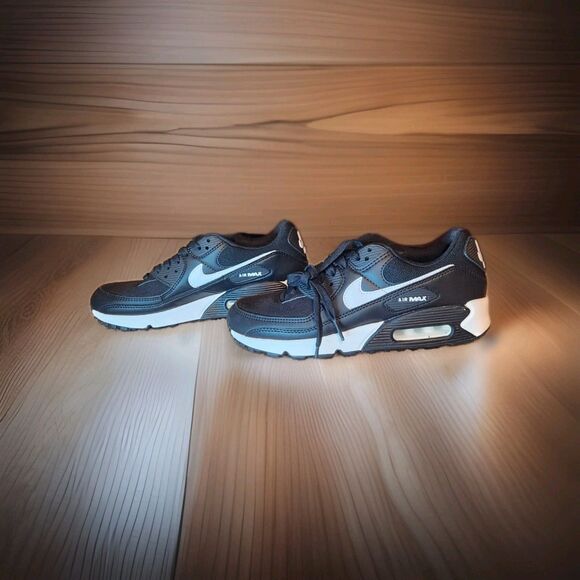 Size 7.5 - Nike Air Max 90 Black White W - Picture 1 of 6